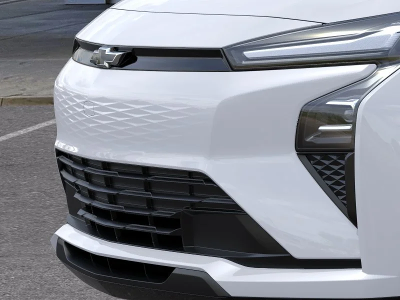 New 2027 Summit White Chevrolet LT image 14