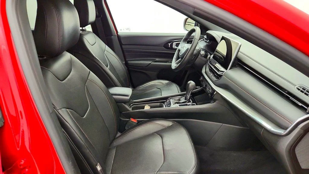 Used 2023 Redline Pearlcoat Jeep (RED) Edition 4x4 image 26