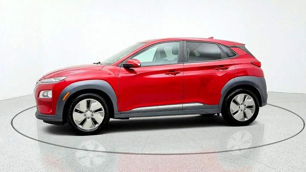Used 2021 Pulse Red Hyundai Ultimate FWD image 8