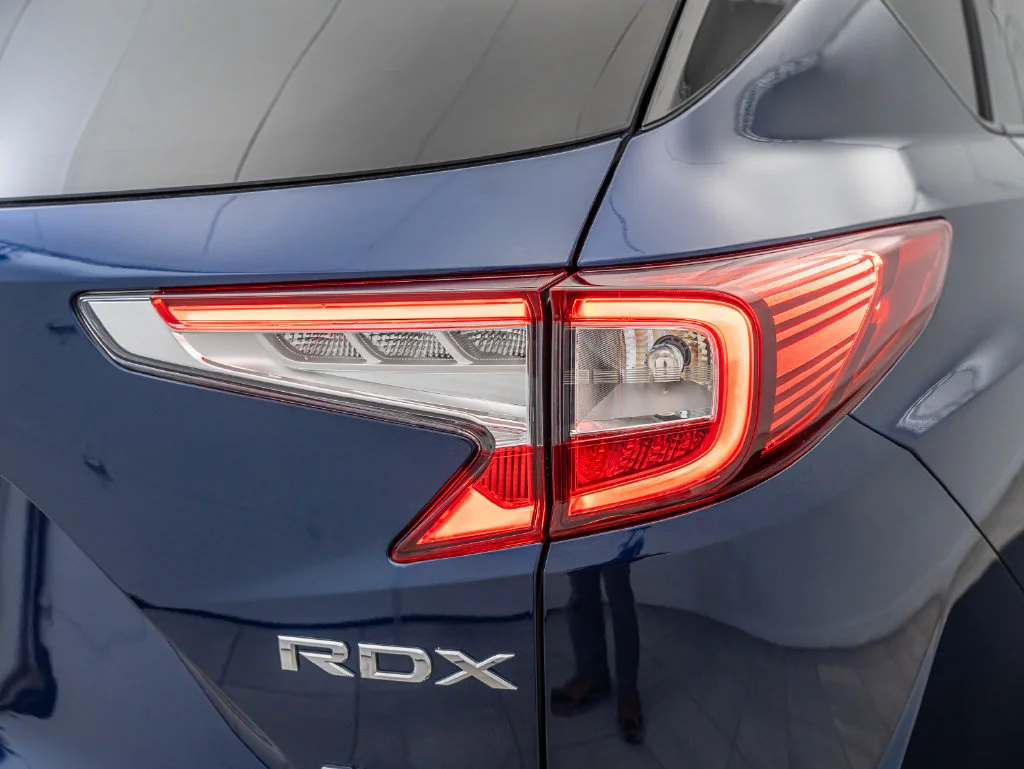 Used 2020 Fathom Blue Pearl Acura Technology Package image 9