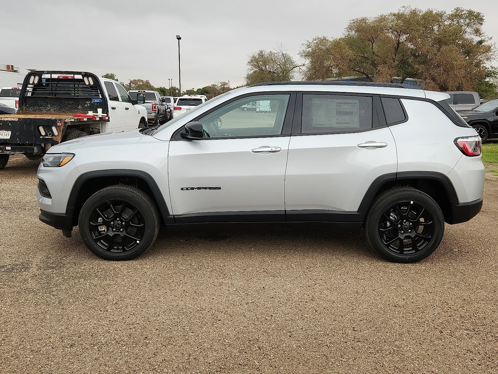 New 2026 PSE Silver Zyni Jeep LATITUDE 4X4 image 2