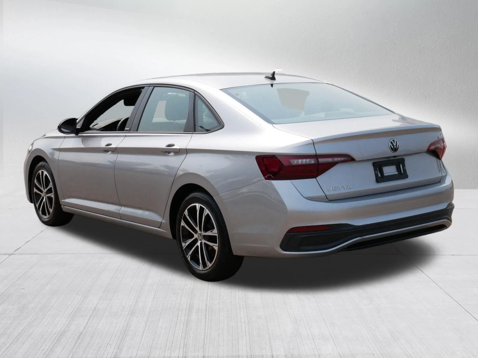 Used 2024 Pyrite Silver Metallic Volkswagen Sport image 5