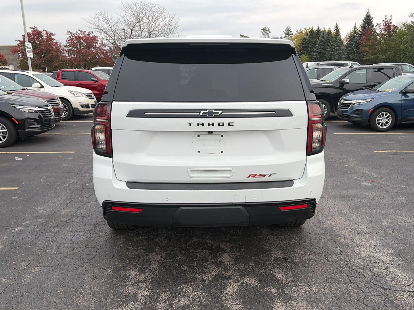 Used 2023 Wh Chevrolet  image 6