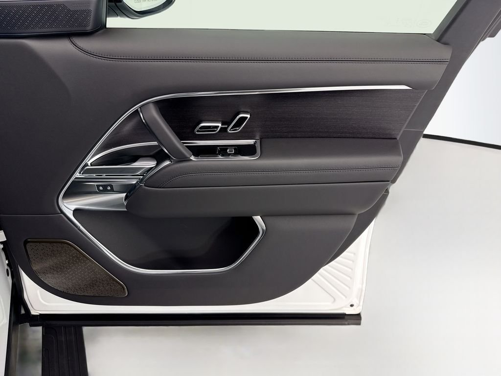 New 2026 Fuji White Land Rover Autobiography image 23