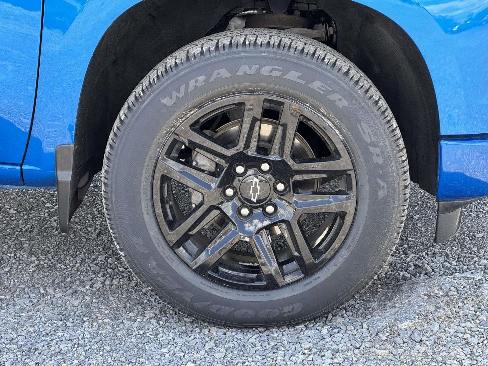 Used 2023 Glacier Blue Metallic Chevrolet RST image 27