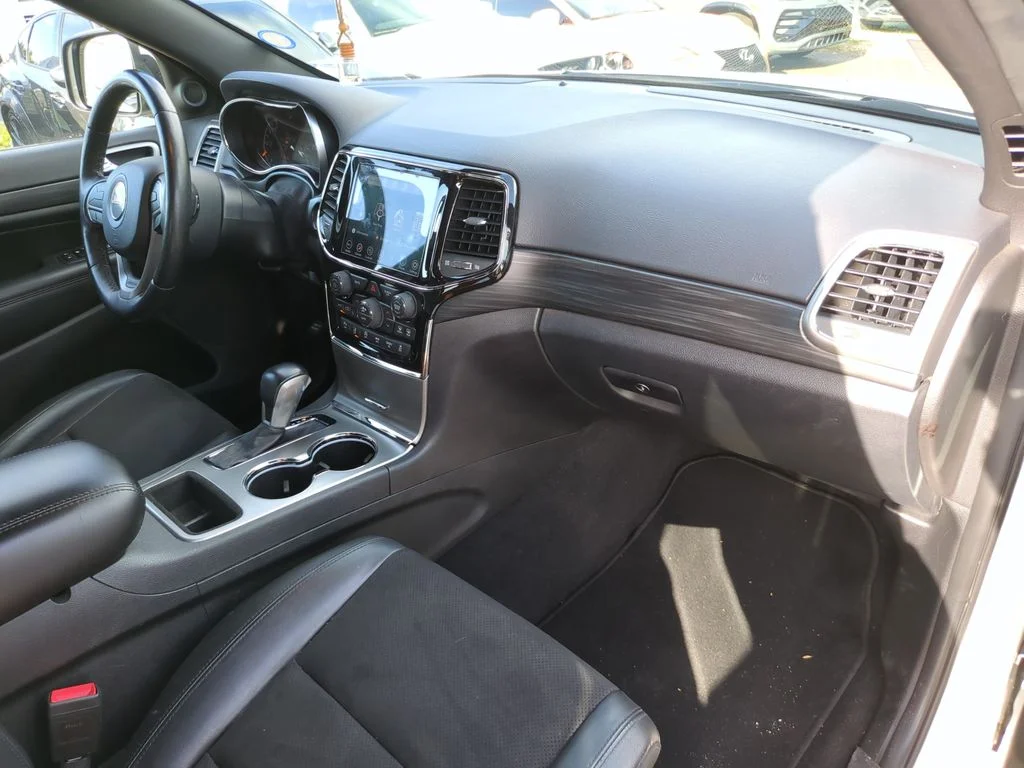 Used 2021 White Jeep Laredo X image 6