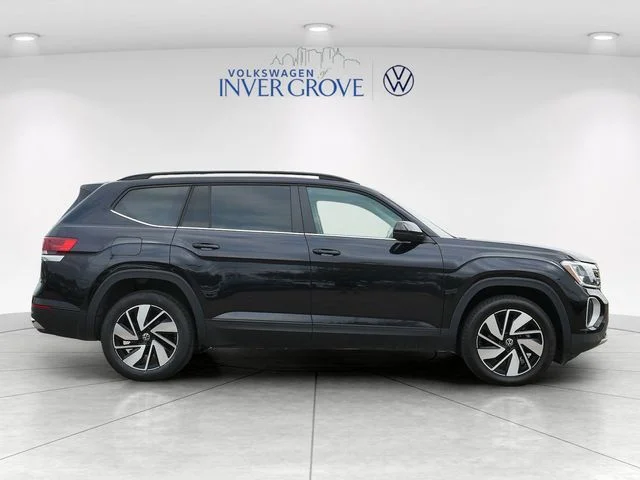 Used 2025 Deep Black Pearl Volkswagen 2.0T SE w/Technology image 8