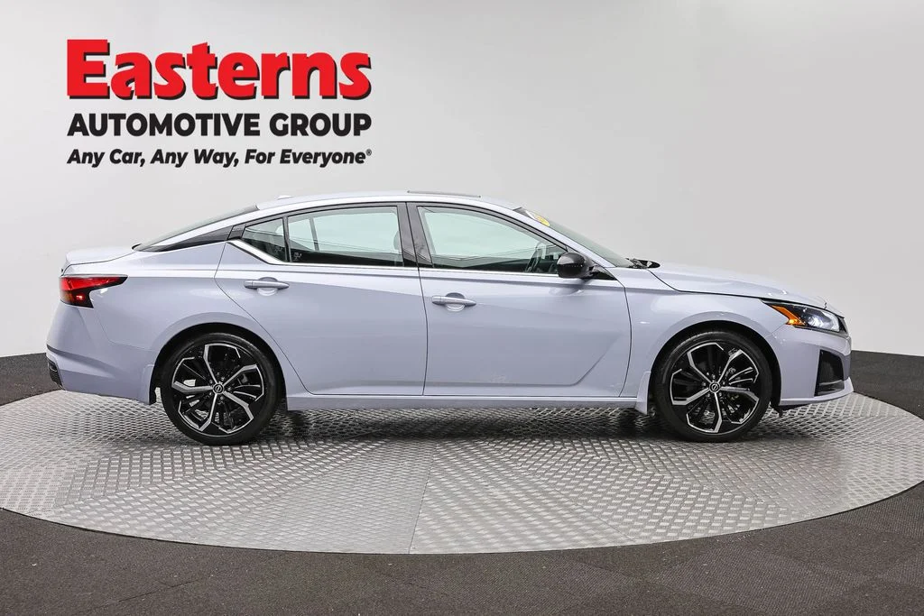 Used 2023 Gray Nissan 2.5 SR image 4