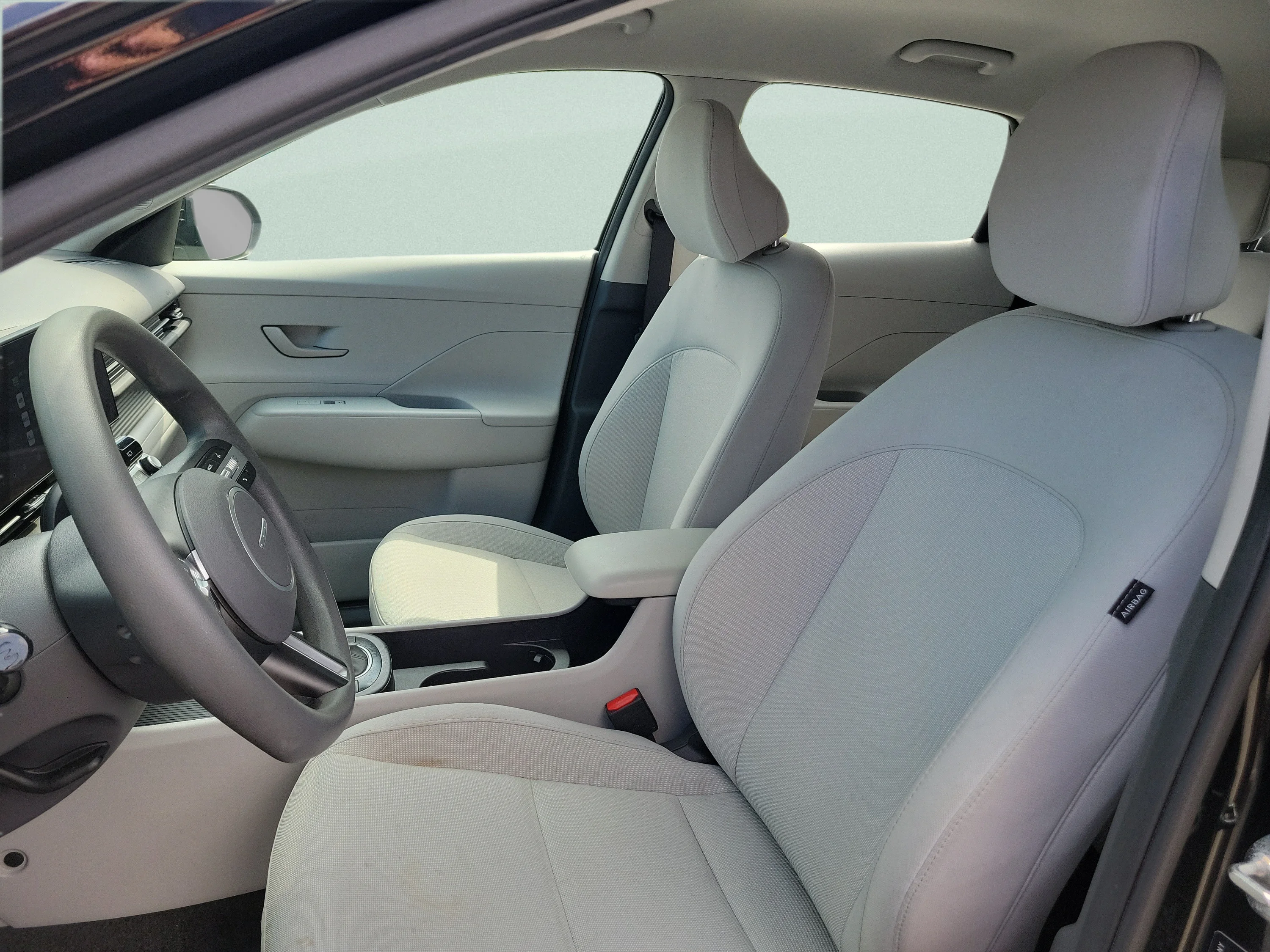 Used 2025 Abyss Black Pearl Hyundai SE image 15