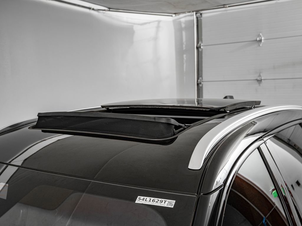 Used 2024 White Platinum Clearcoat Metallic Lincoln Reserve image 15