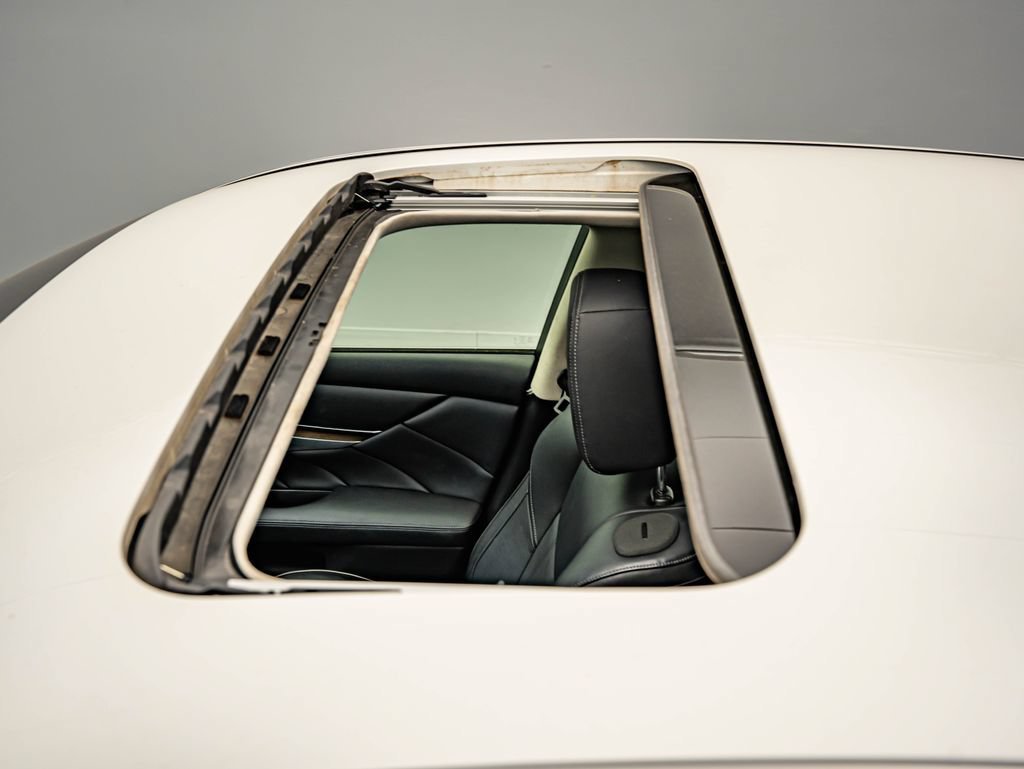 Used 2015 Moonlight White INFINITI 3.7X image 14
