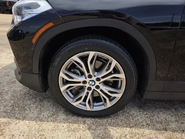 Used 2020 Jet Black BMW sDrive28i image 28