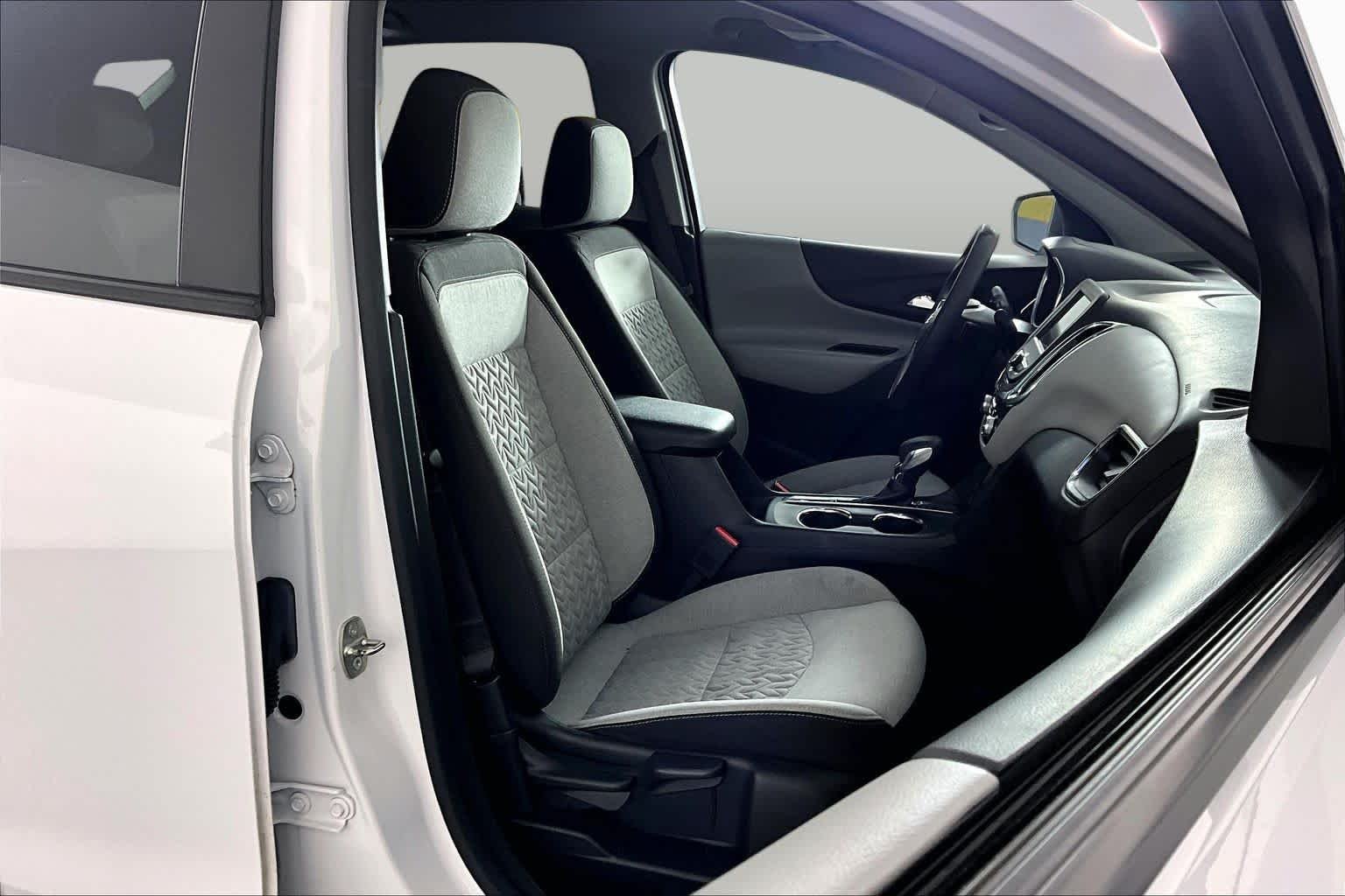 Used 2023 SUMMIT WHITE Chevrolet LS image 9