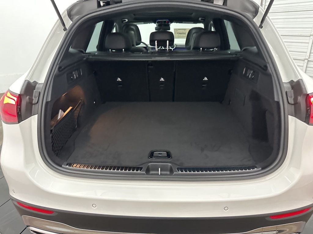 Used 2026 White Mercedes-Benz GLC 300 image 24
