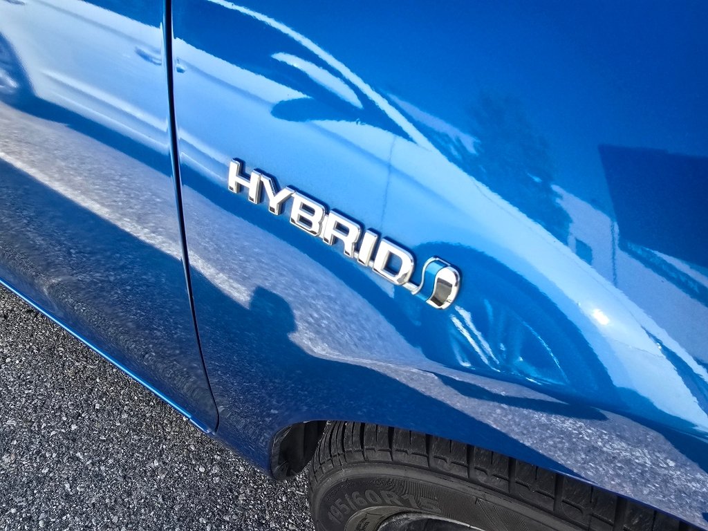 Used 2013 Blue Streak Metallic Toyota One image 8