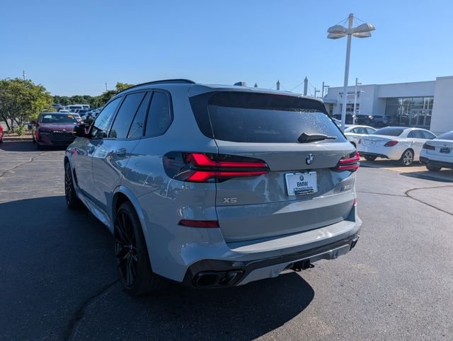 2025 BMW X5 M60i - Photo 2
