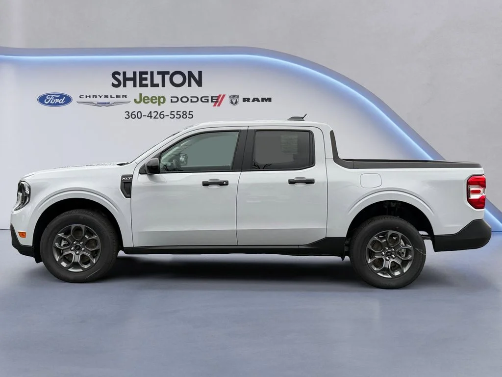 New 2025 Space White Metallic Ford XLT image 2