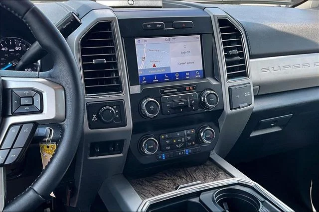 Used 2019 Magnetic Metallic Ford Lariat image 10