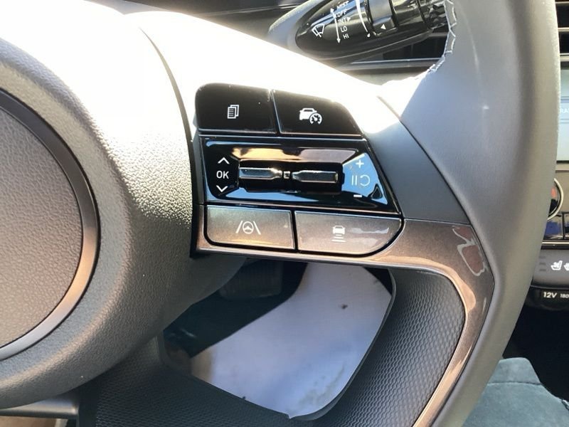 2025 Hyundai Elantra Limited - Photo 31