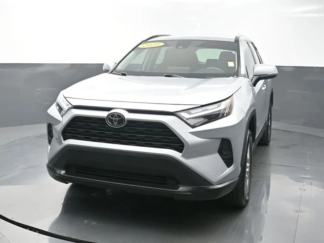 2025 Toyota RAV4 XLE FWD's photo