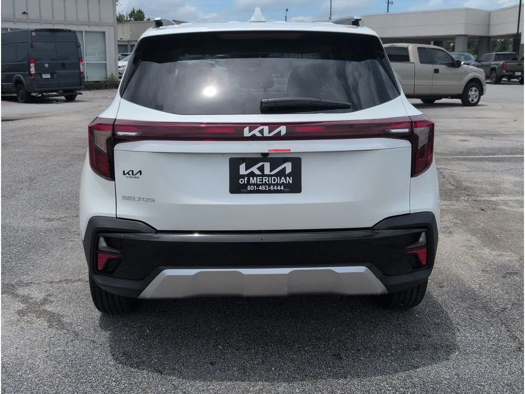 New 2026 Snow White Pearl Kia S image 4