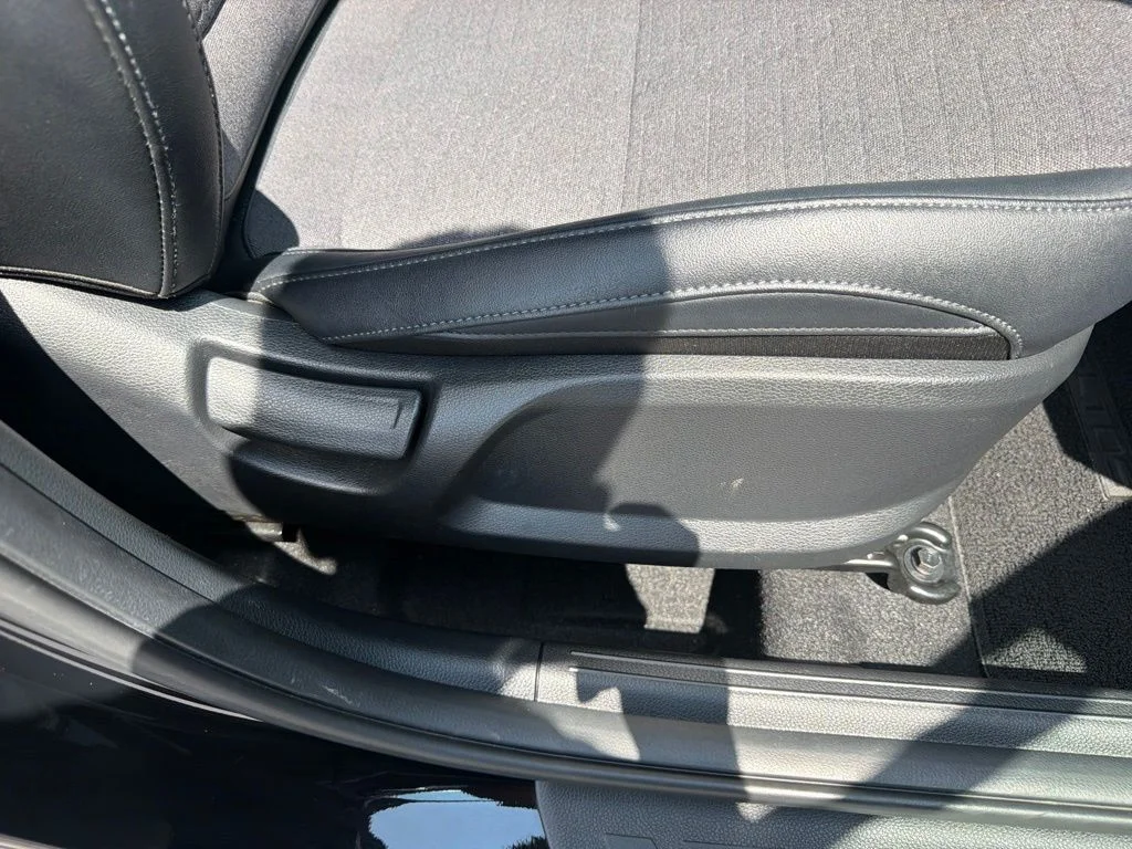 Certified Used 2021 Cherry Black Kia S image 40
