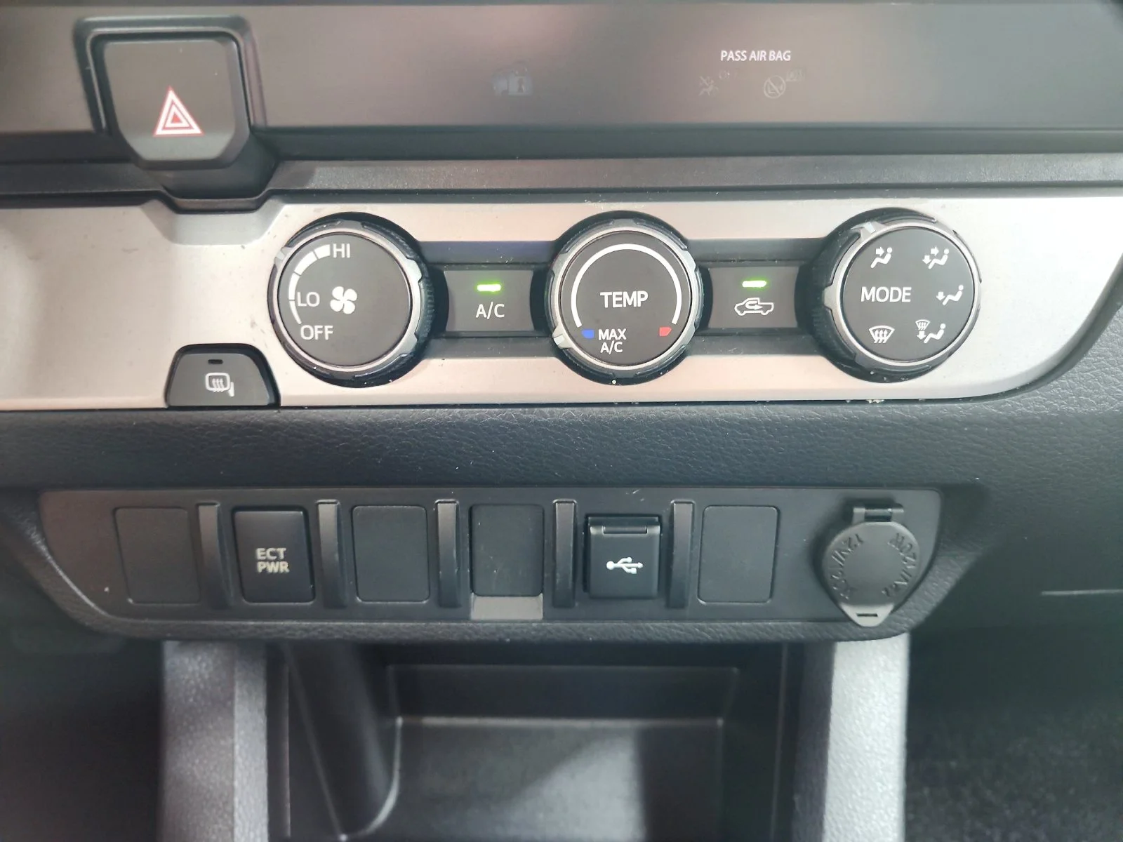 Used 2022 Silver Toyota SR5 image 29
