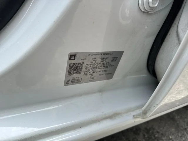 Used 2018 White Chevrolet LT image 34