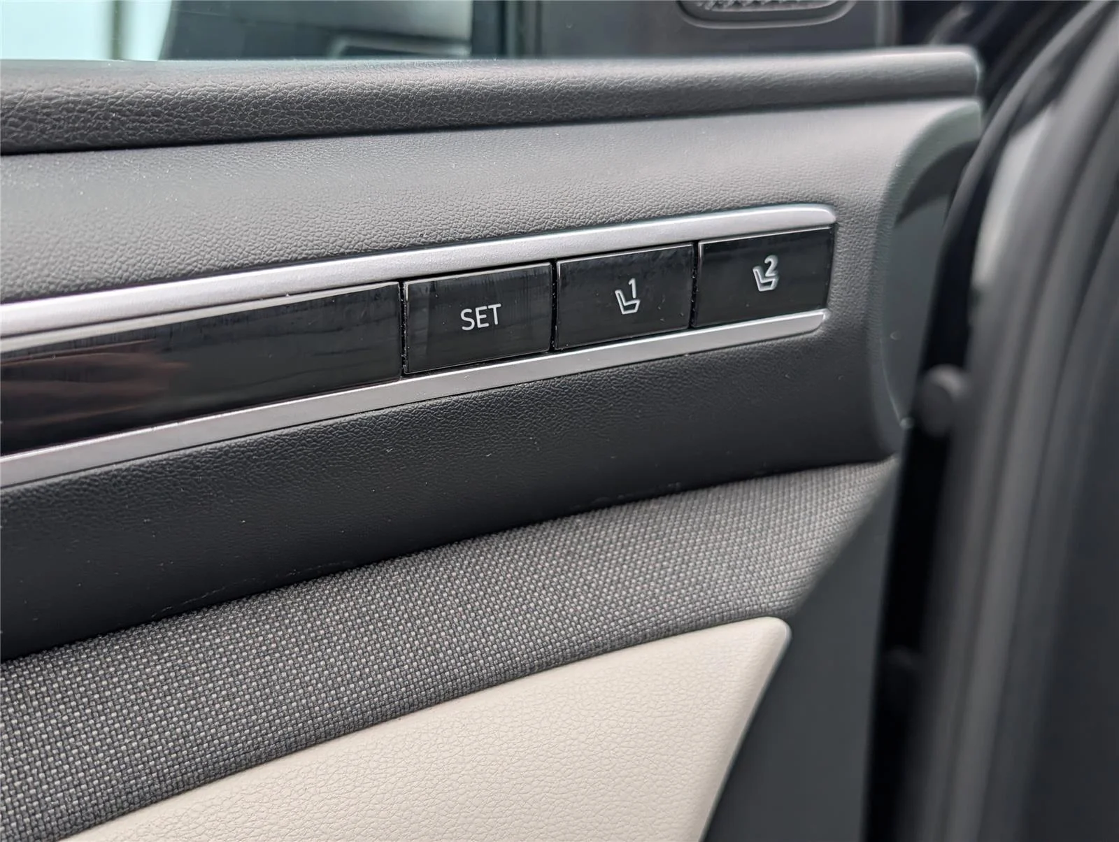 Used 2024 Black Pearl Hyundai Limited image 15
