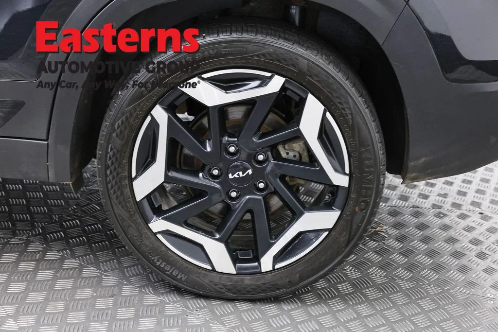 Used 2024 Black Kia SX image 34