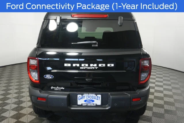 New 2026 Shadow Black Ford Outer Banks® image 4