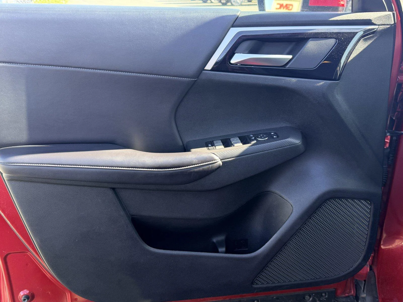 Used 2024  Mitsubishi SE image 17