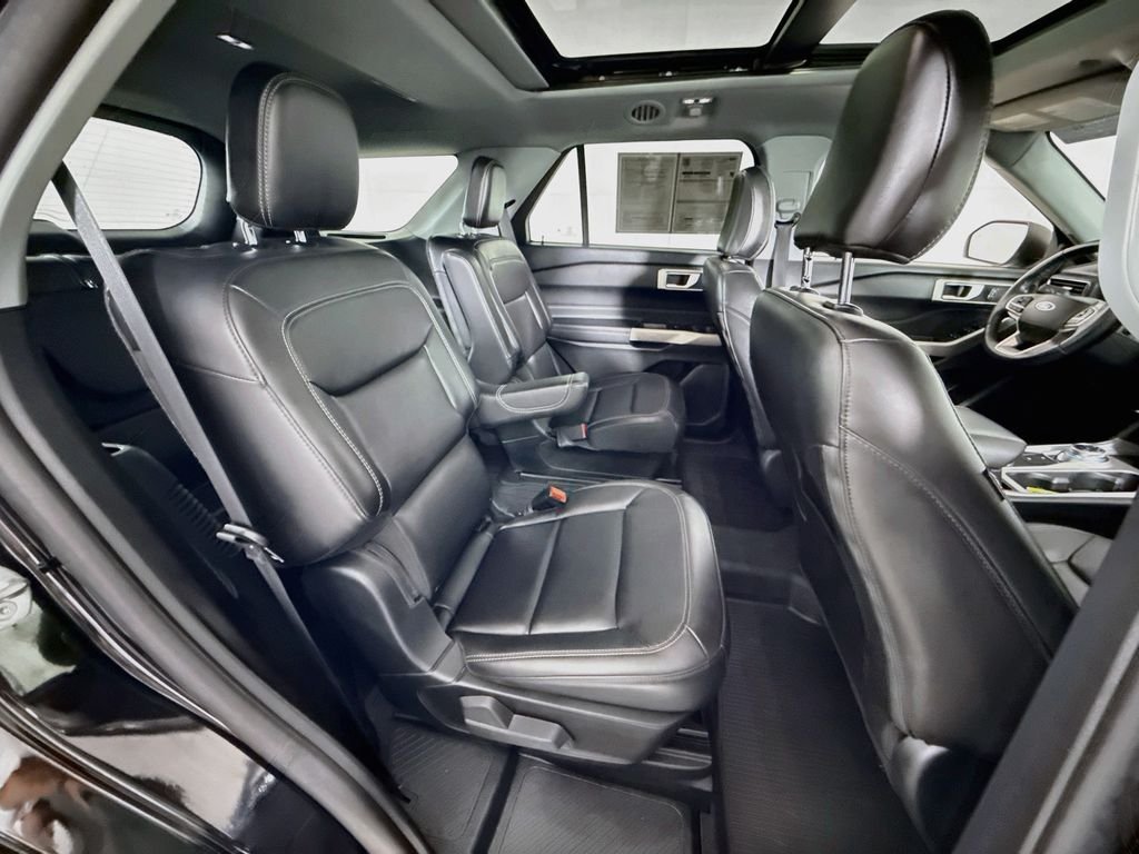 Used 2023 Agate Black Metallic Ford XLT image 29