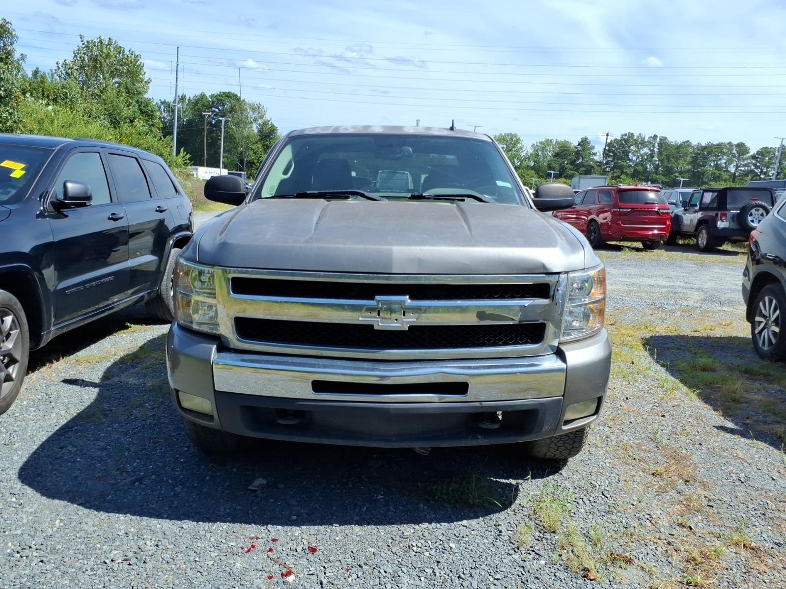 Used 2009 Graystone Metallic Chevrolet LT image 4