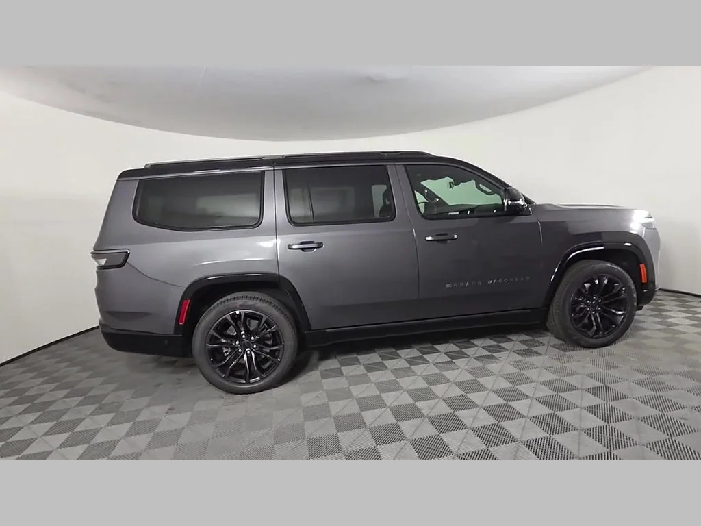 New 2026 Baltic-Gray Metallic Clear-Coat Exterior Paint Jeep Summit Obsidian image 31