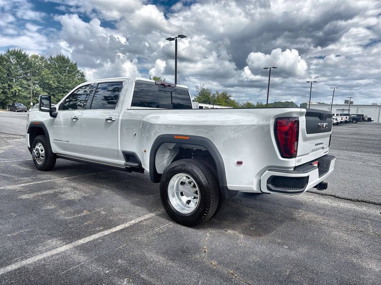Used 2023 SUMMIT WHITE GMC Denali image 6