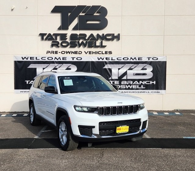 2023 Jeep Grand Cherokee Laredo Altitude photo 3