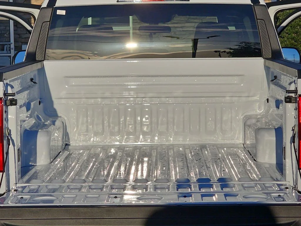 New 2026 Oxford White Ford XL image 12