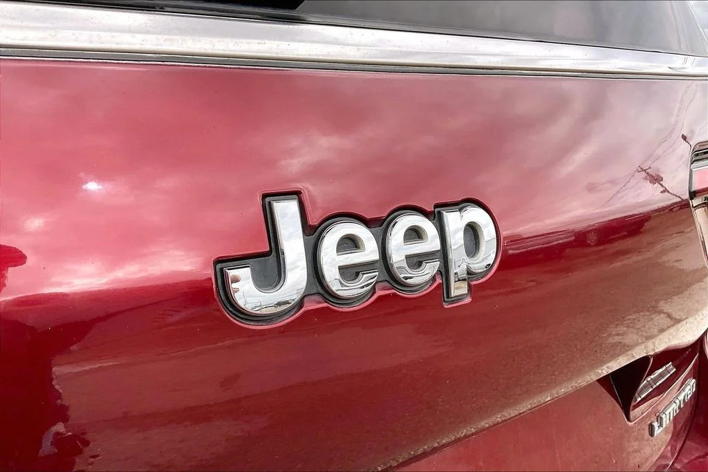 Used 2021 Red Jeep Limited image 37