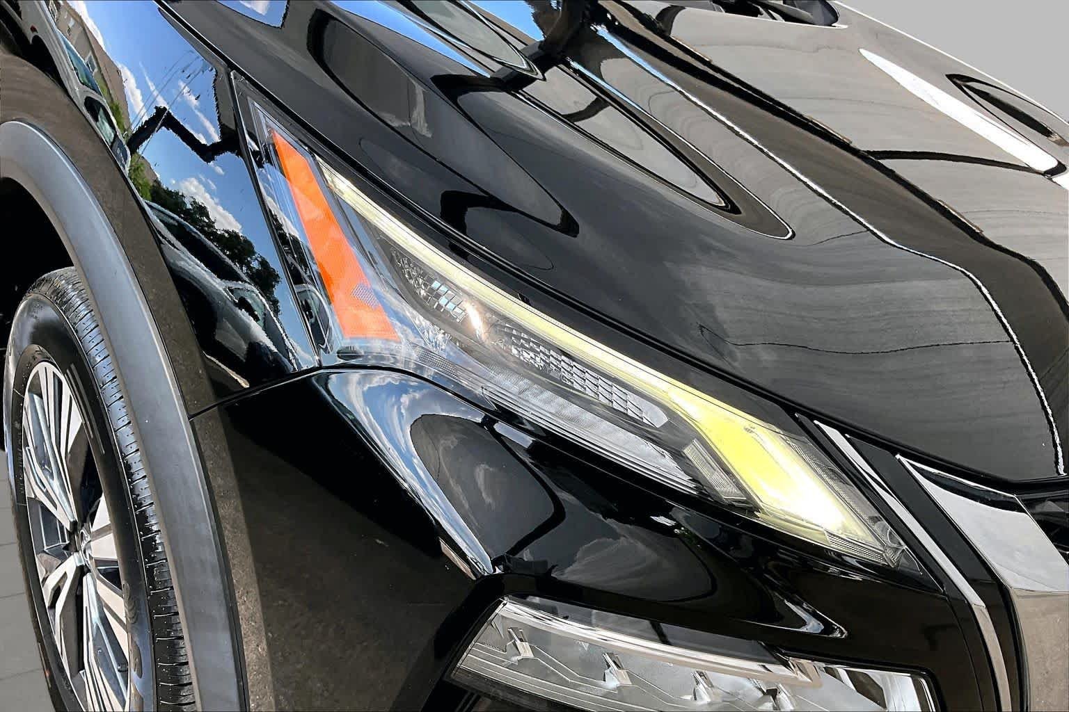 Used 2023 Super Black Nissan SV image 27