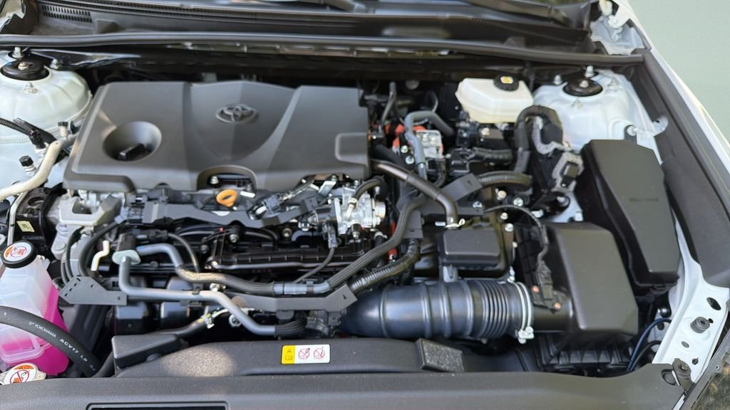 Used 2025 White Toyota SE image 27