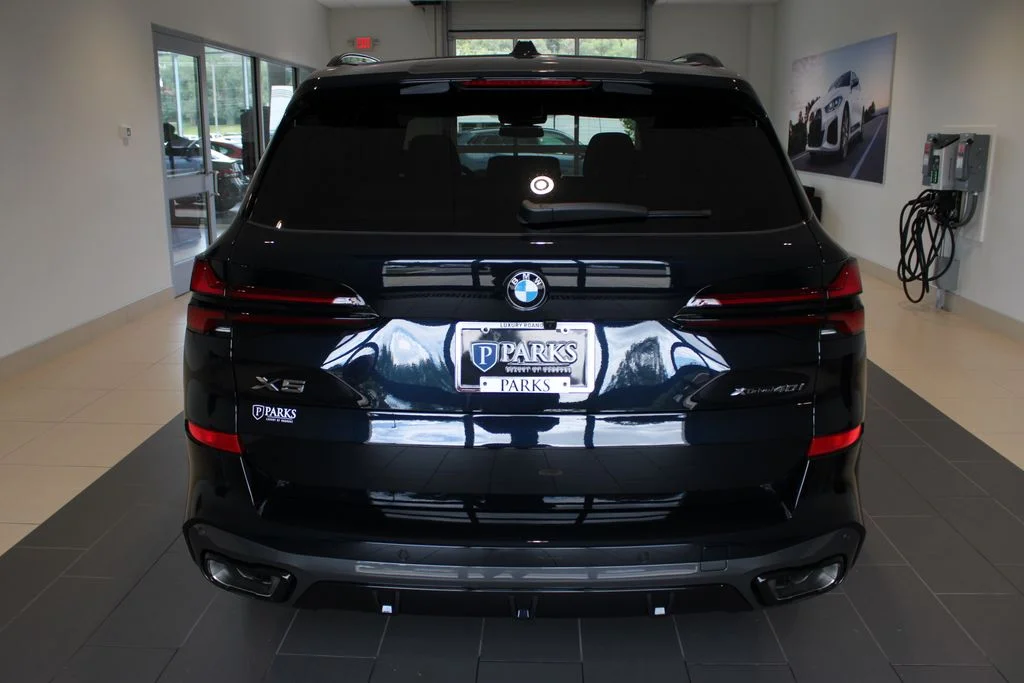 New 2026 Carbon Black Metallic BMW xDrive40i image 25