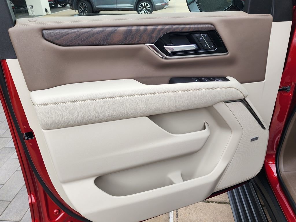 2026 GMC Yukon Denali - Photo 12