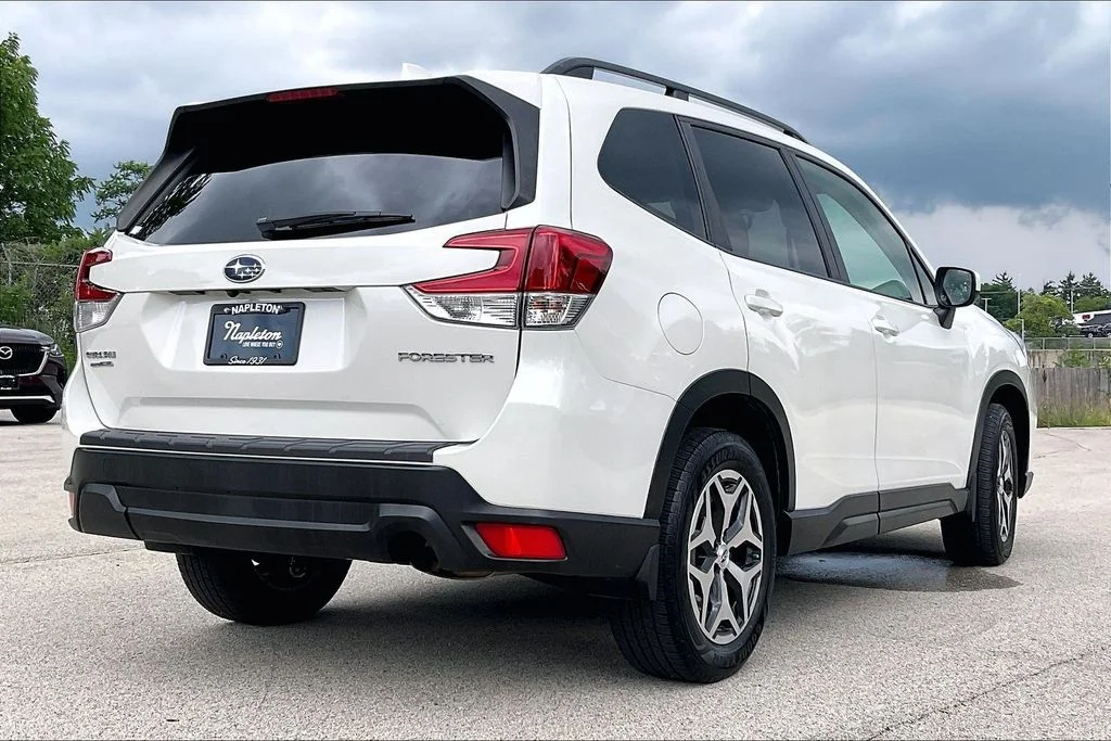 Used 2019 White Subaru Premium image 13