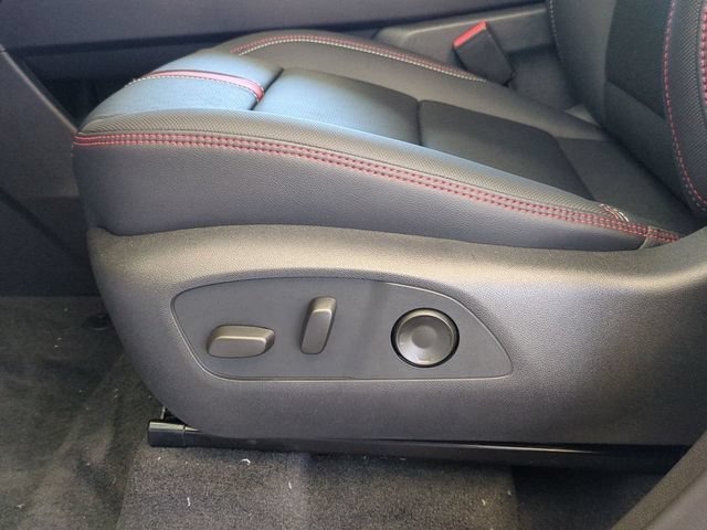 Used 2026 Polar White Tricoat Chevrolet RS image 21