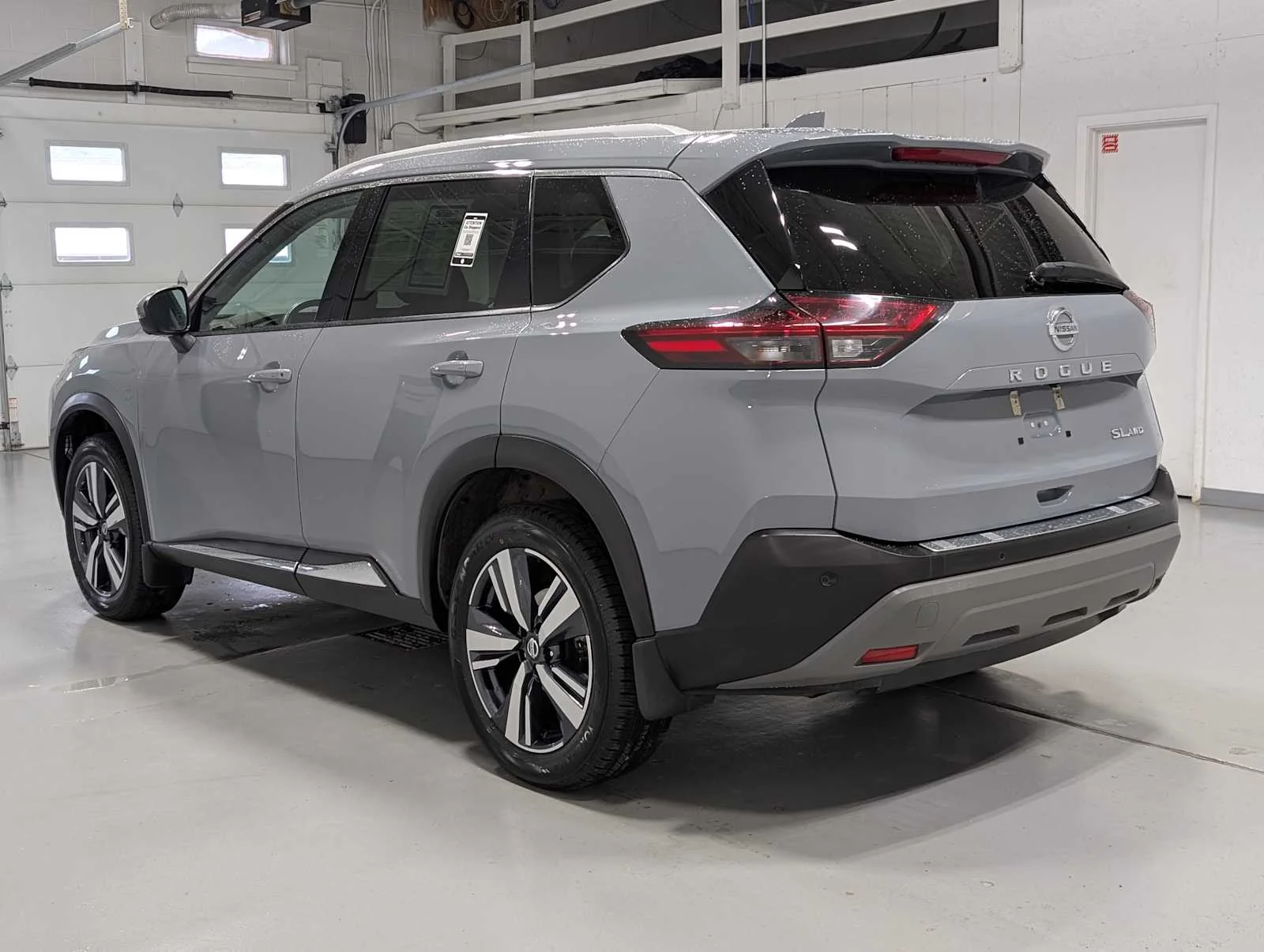 Used 2021 BOULDER GRAY PE Nissan SL image 10