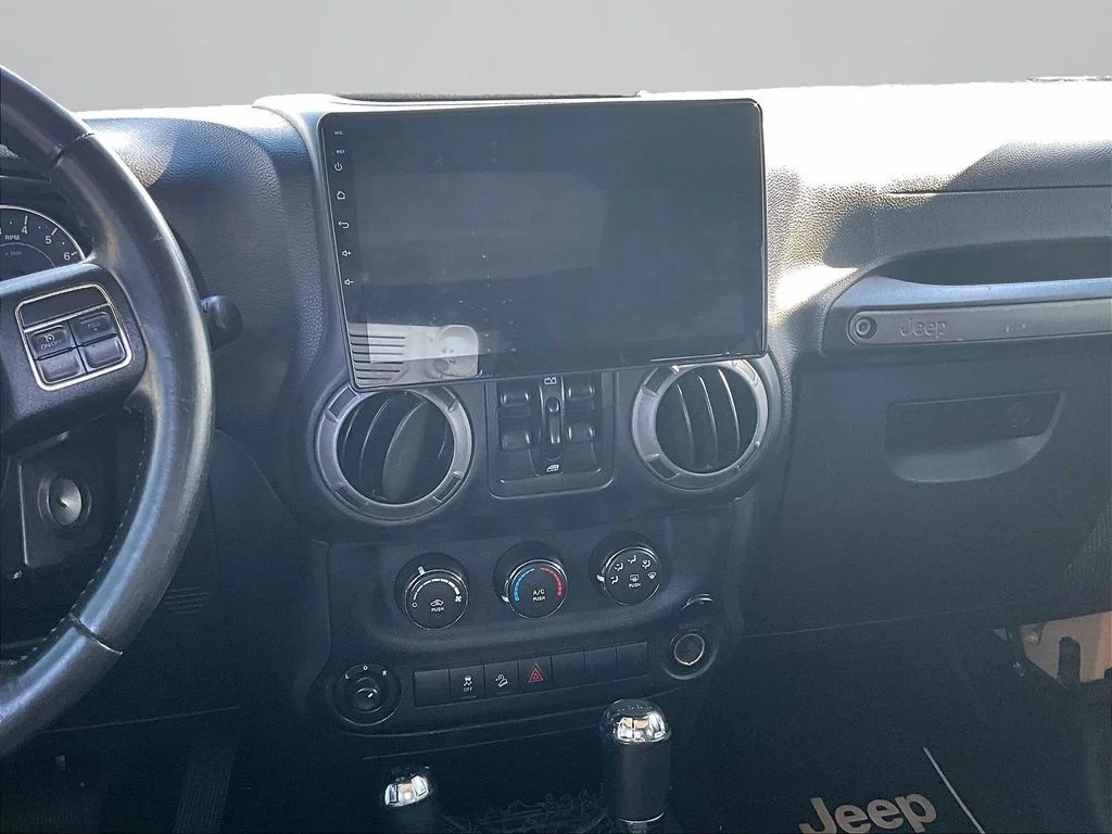 Used 2014 Beige Jeep Unlimited Sport image 6