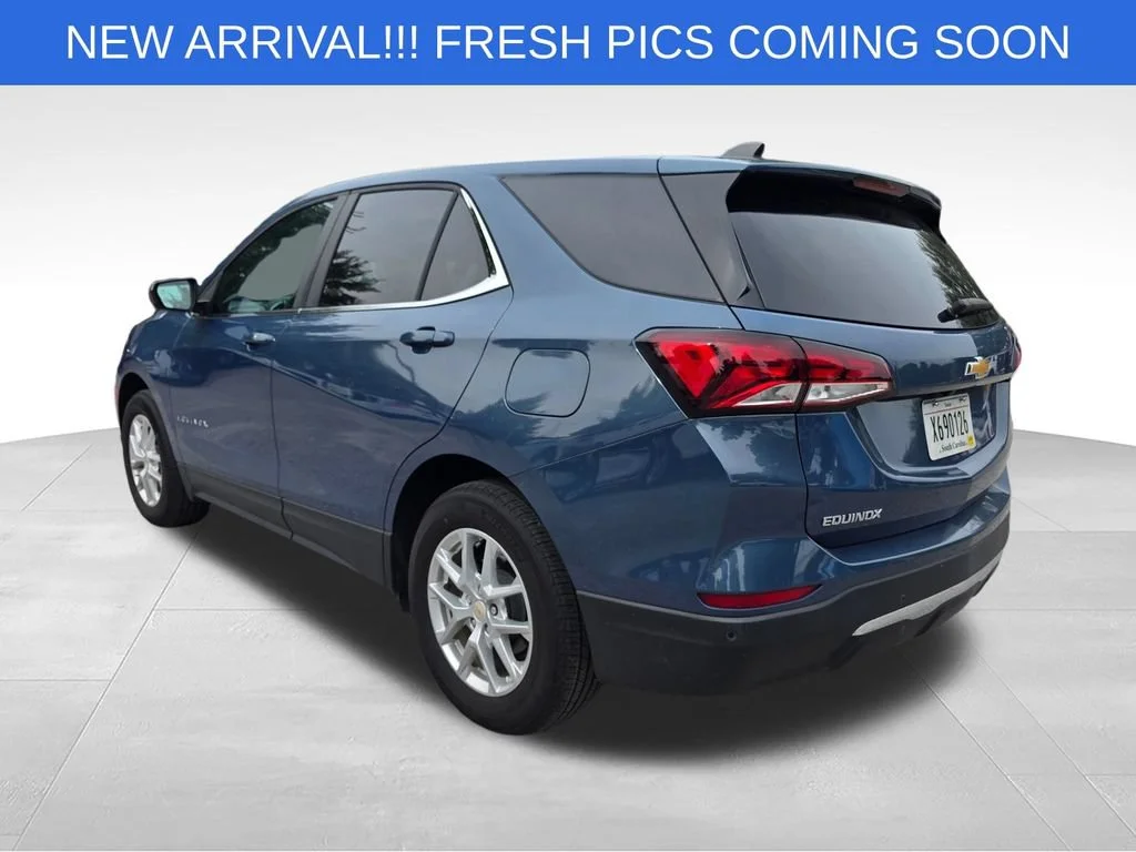 Used 2024 Lakeshore Blue Metallic Chevrolet LT image 5