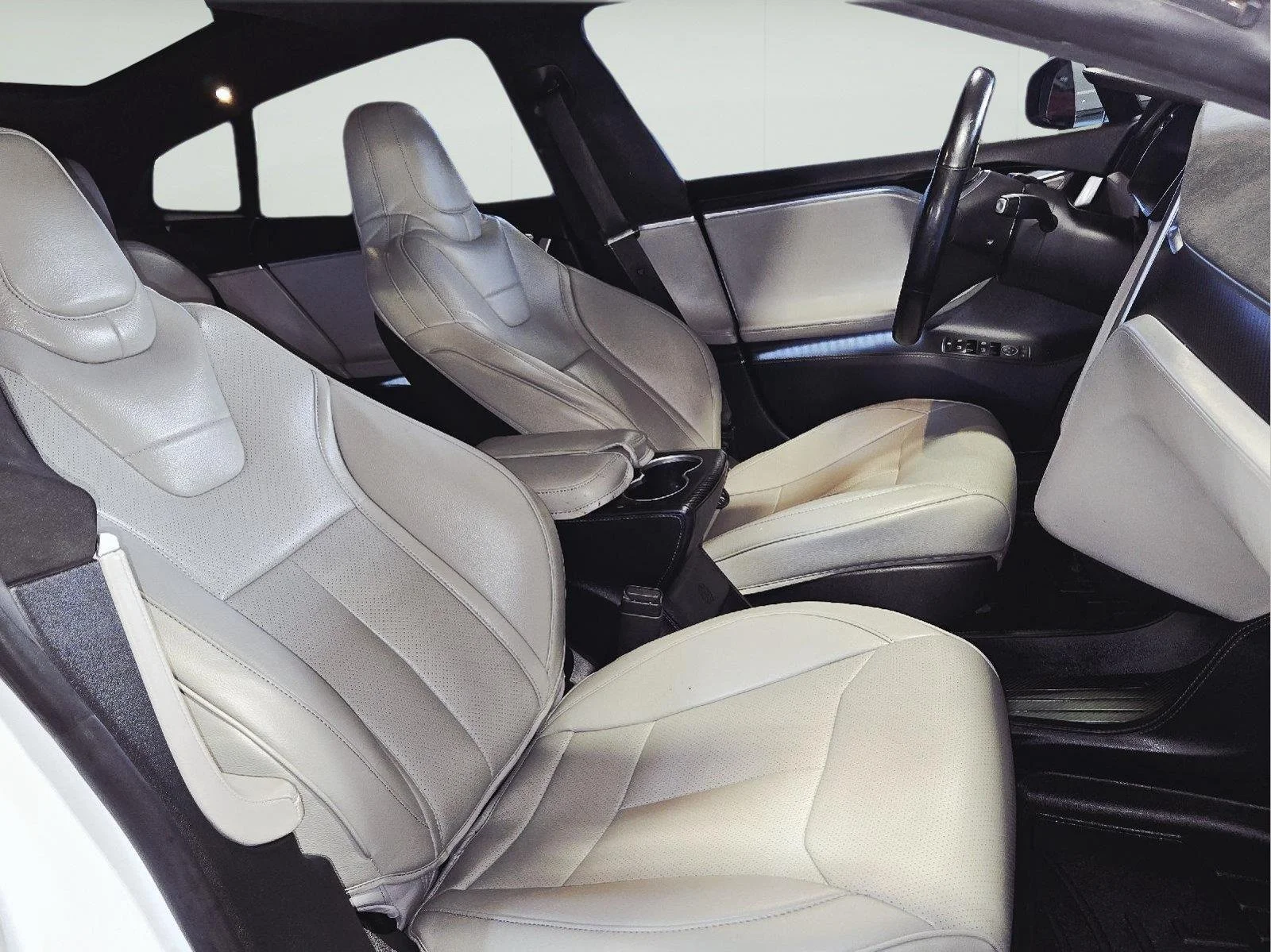 Used 2015 White Tesla P85D image 67