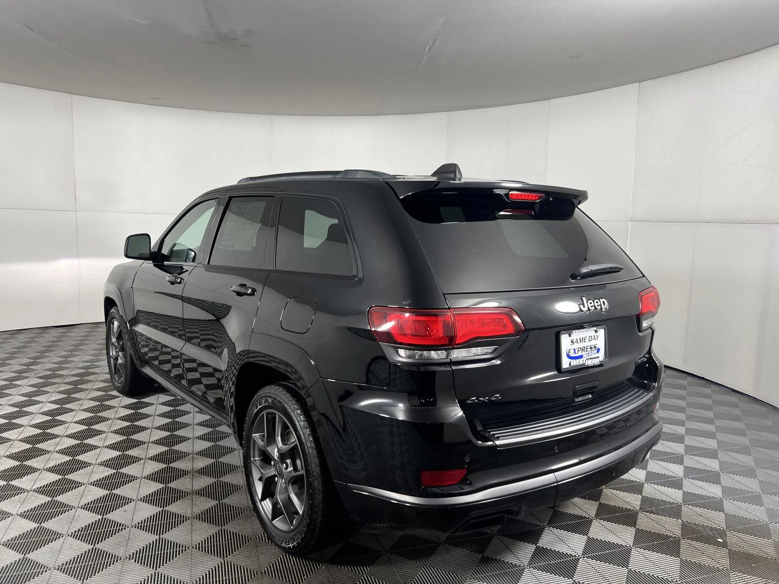 Used 2020 Diamond Black Crystal Pearlcoat Jeep Limited X image 7
